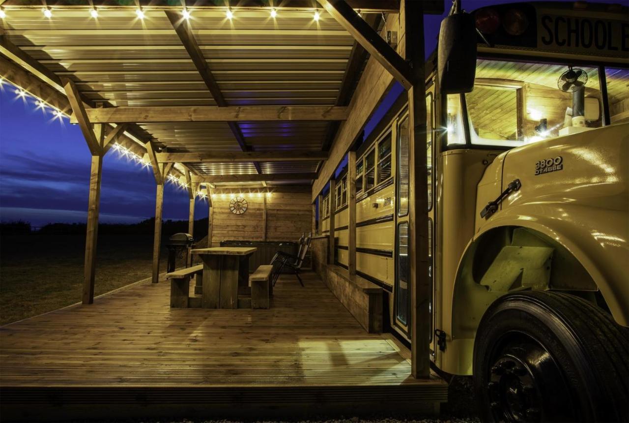 American School Bus - 1 Bedroom - Blossom Farm - Tiers Cross Johnston 外观 照片