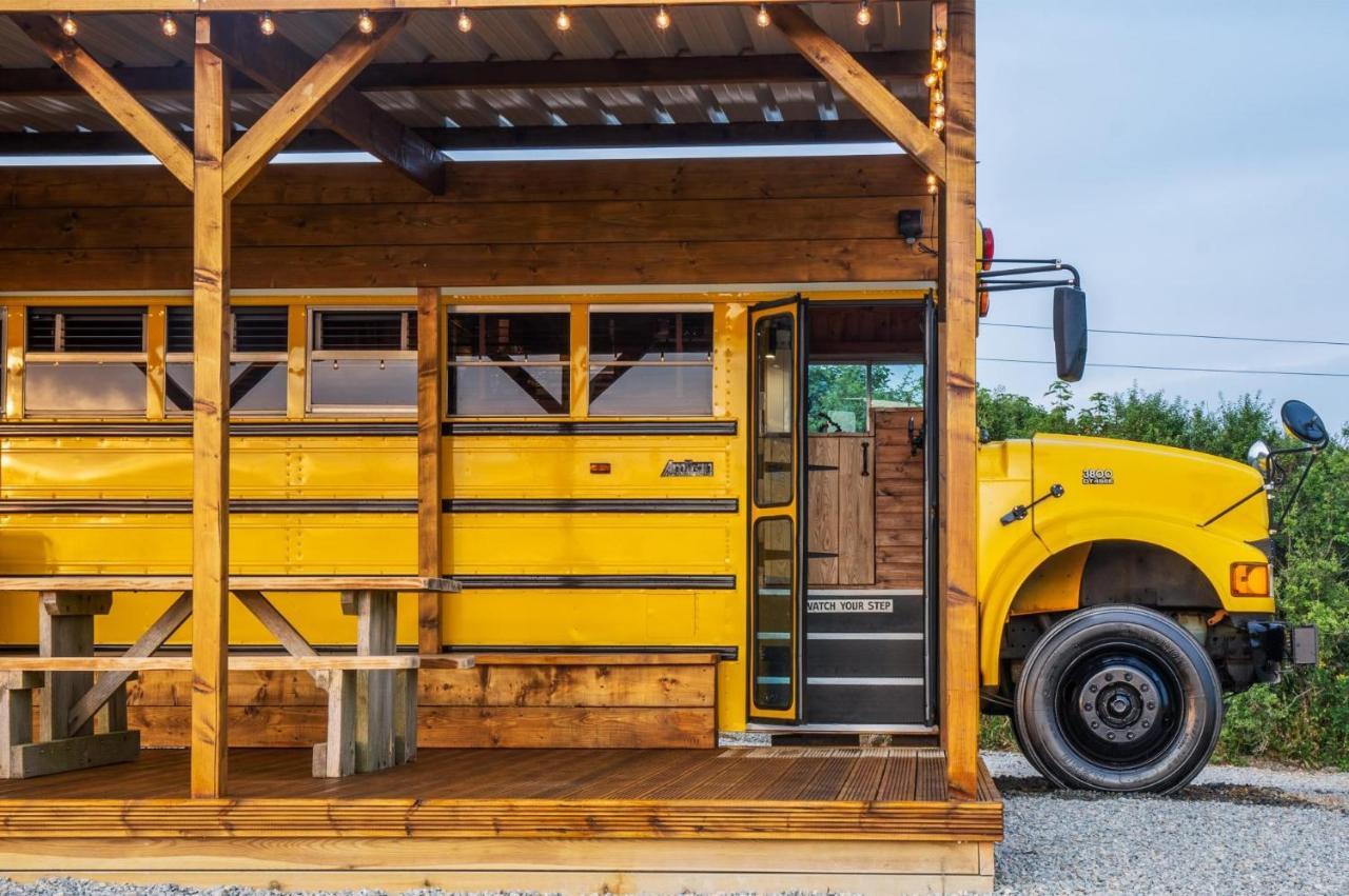 American School Bus - 1 Bedroom - Blossom Farm - Tiers Cross Johnston 外观 照片